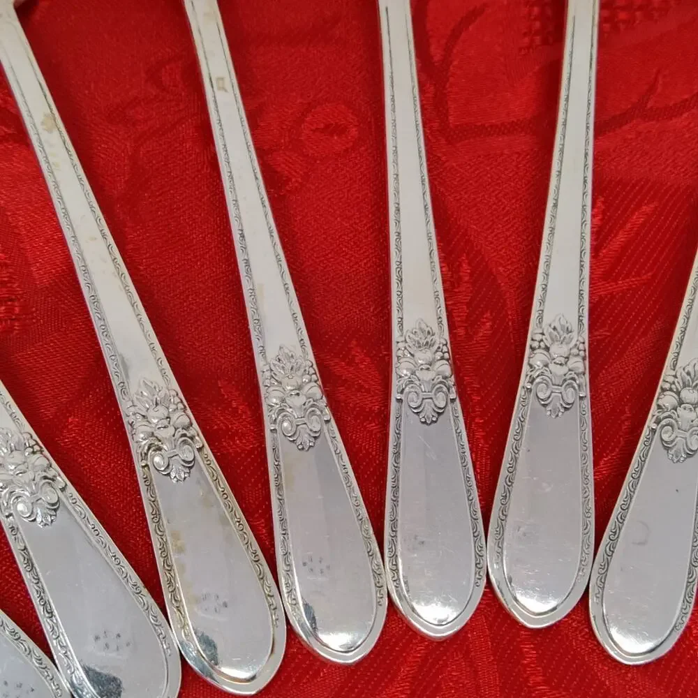8X Tbsp Rogers Bros ADORATION International SilverPlate Table Spoons